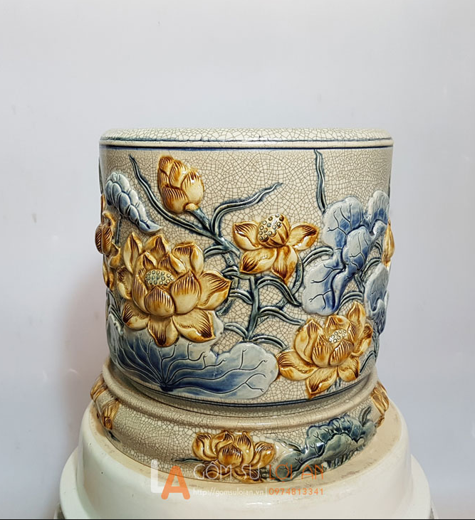 Bát hương bằng sứ